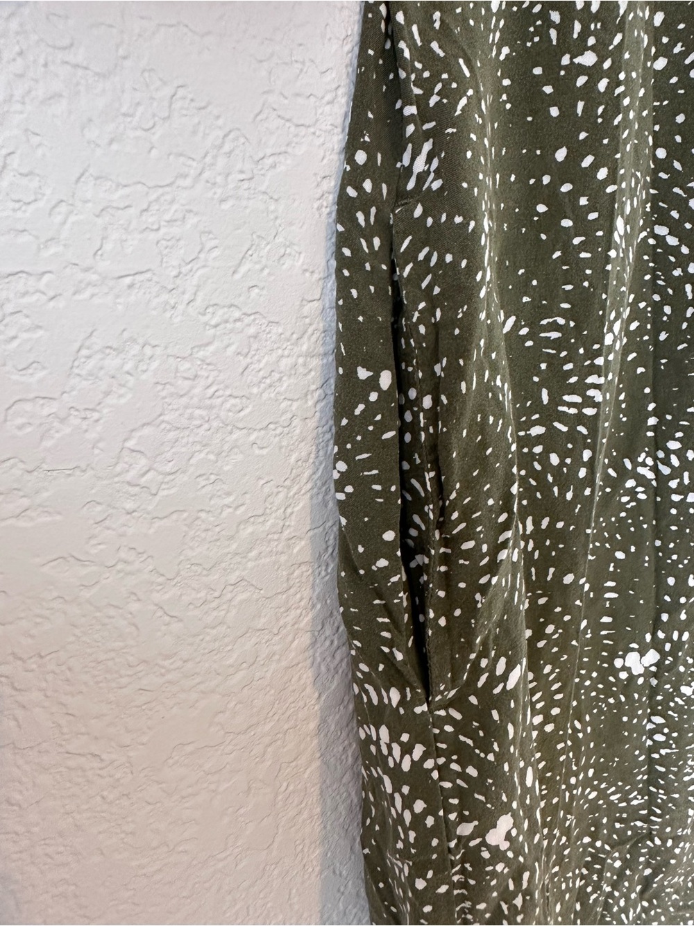 GAP Olive Green Sleeveless Midi Dress with White Abstract Print - Picture 4 of 8